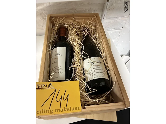 Lot 144 - geschenkkist cruze alta 'malbec' & 'chardonnay' 2021 - afbeelding 1 van  3