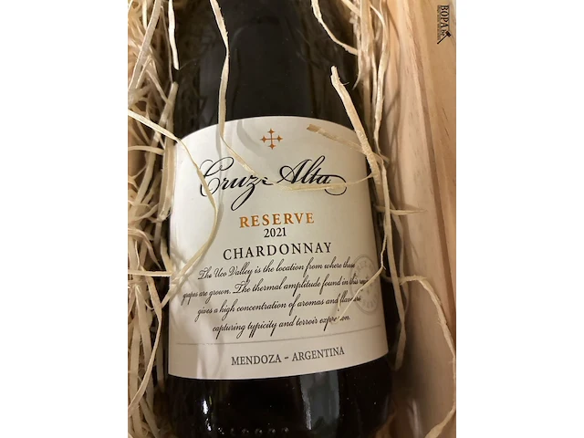 Lot 144 - geschenkkist cruze alta 'malbec' & 'chardonnay' 2021 - afbeelding 2 van  3