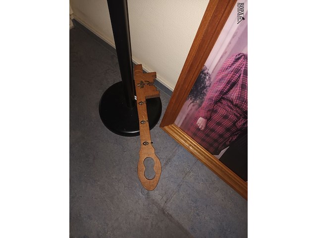 Lot 144 - kapstok, sleutelrek en kader - afbeelding 2 van  4