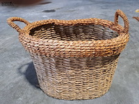 Lot 144 - rieten manden - 2 stuks - afbeelding 3 van  3