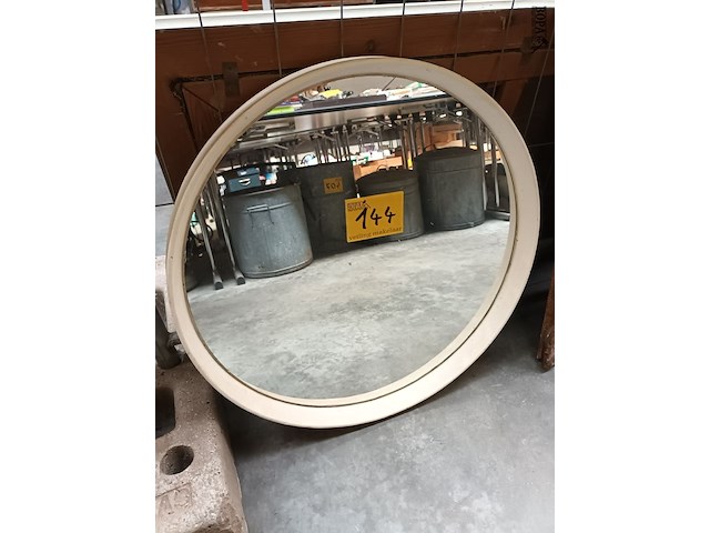 Lot 144 - ronde spiegel - afbeelding 1 van  2