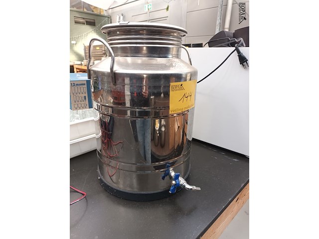 Lot 144 - rvs transportvat met kraan - afbeelding 3 van  3