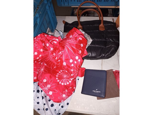 Lot 144 - tassen en portefeuilles. 12 stuks - afbeelding 3 van  4