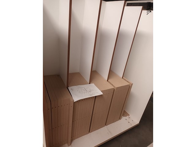 Lot 144 - transportkar met inhoud - afbeelding 2 van  3