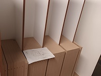 Lot 144 - transportkar met inhoud - afbeelding 2 van  3