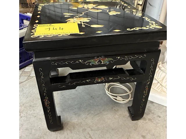 Lot 144 - vintage chinese theetafel - afbeelding 2 van  3