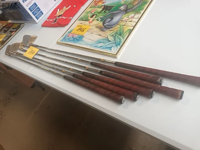Lot 144 - vintage golf clubs wilson. 6 stuks - afbeelding 1 van  4