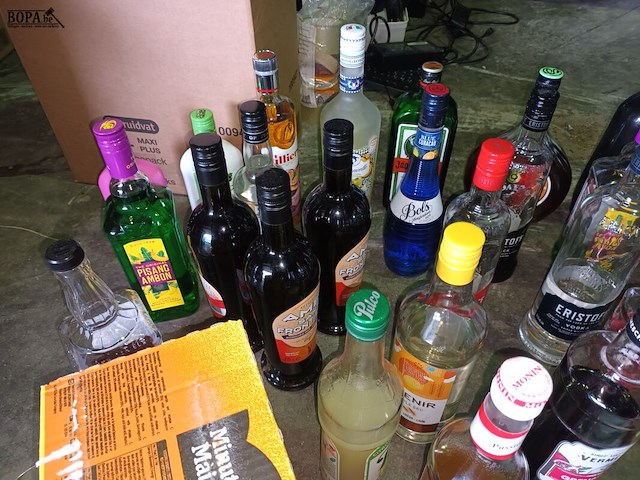 Lot 145 - aangebroken flessen drank. 45 stuks - afbeelding 2 van  5