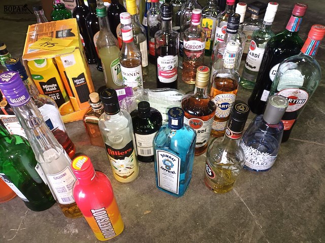 Lot 145 - aangebroken flessen drank. 45 stuks - afbeelding 4 van  5