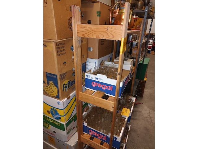 Lot 145 - houten rek - afbeelding 2 van  2