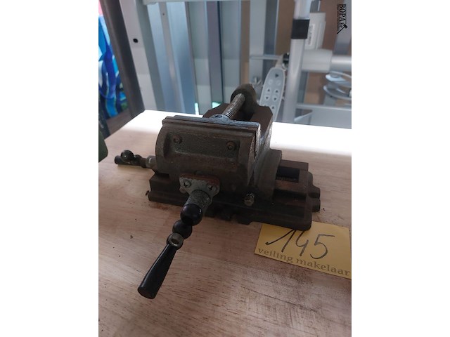Lot 145 - kruistafelmachineklem - afbeelding 1 van  1