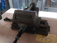 Lot 145 - kruistafelmachineklem - afbeelding 1 van  1