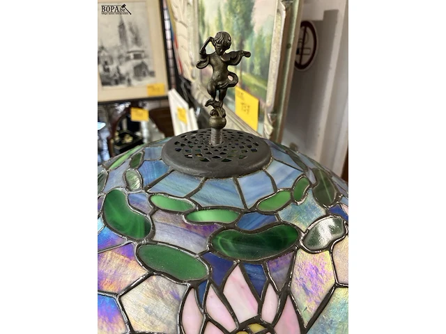 Lot 145 - tiffany-stijl vloerlamp - afbeelding 4 van  5
