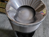 Lot 145 - vintage assenbak in chroom - afbeelding 2 van  2