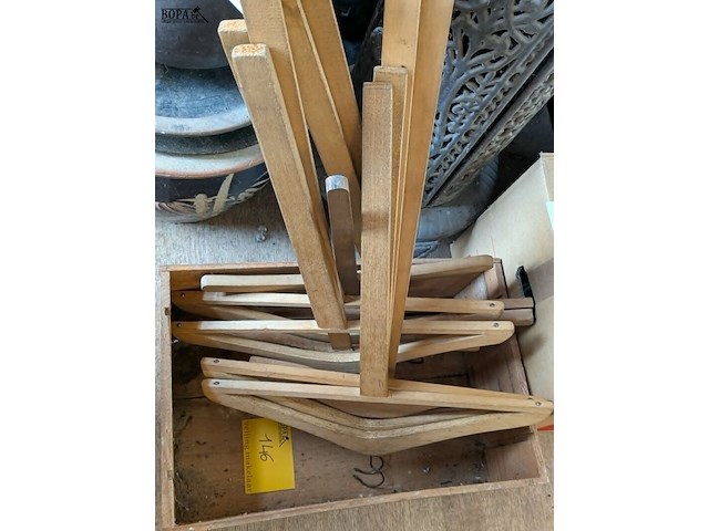 Lot 146 - antieken kapstokken - afbeelding 1 van  2