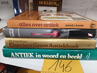 Lot 146 - boeken over antiek en klokken. 8 stuks - afbeelding 2 van  3