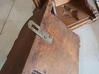 Lot 146 - houten muurconsole. 2 stuks - afbeelding 3 van  4