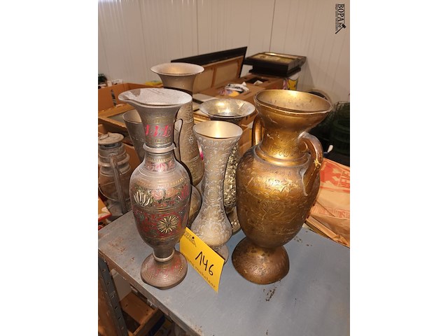 Lot 146 - koperen decoratieve vazen. 7 stuks - afbeelding 2 van  4