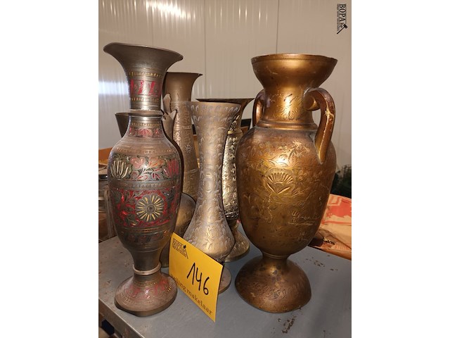 Lot 146 - koperen decoratieve vazen. 7 stuks - afbeelding 3 van  4