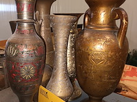 Lot 146 - koperen decoratieve vazen. 7 stuks - afbeelding 3 van  4