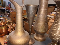 Lot 146 - koperen decoratieve vazen. 7 stuks - afbeelding 4 van  4