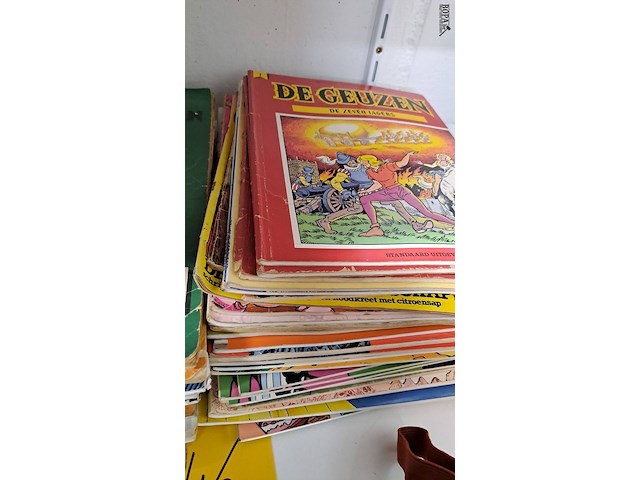 Lot 146 - lot diverse strips ong 58 stuks - afbeelding 3 van  3