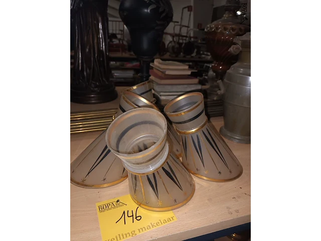 Lot 146 - retro lampenkappen. 4 stuks - afbeelding 1 van  3
