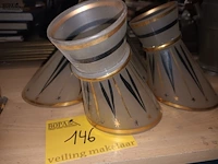 Lot 146 - retro lampenkappen. 4 stuks - afbeelding 2 van  3