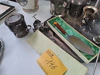 Lot 146 - set verzilverde voorwerpen: schalen, koffiehouders, kaarsend - afbeelding 4 van  4