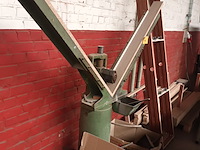 Lot 146 - verstekmachine voor plinten - afbeelding 2 van  3