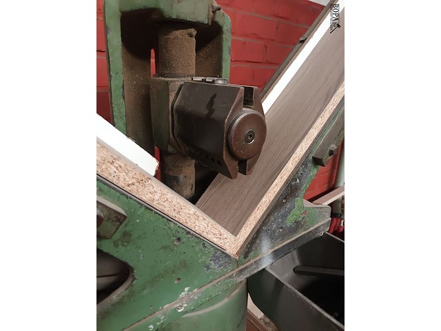 Lot 146 - verstekmachine voor plinten - afbeelding 3 van  3