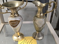 Lot 146 - vintage vazen van massief onyx 2 stuks - afbeelding 1 van  3