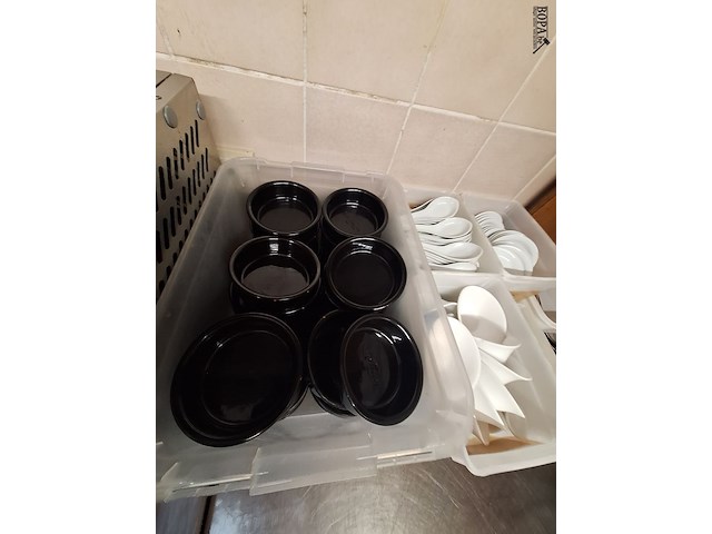 Lot 147 - apero potjes en lepeltjes, 5 dozen - afbeelding 3 van  3