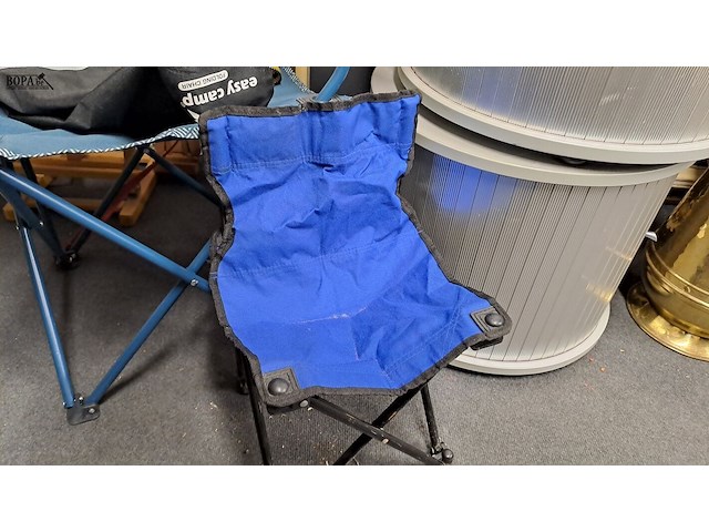 Lot 147 - kampeerstoel groot & kind blauw opvouwbaar - afbeelding 3 van  3