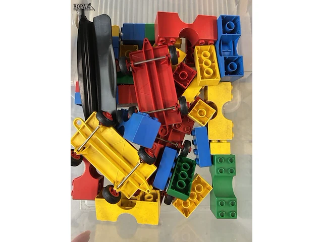 Lot 147 - lot vintage lego duploo - afbeelding 1 van  1