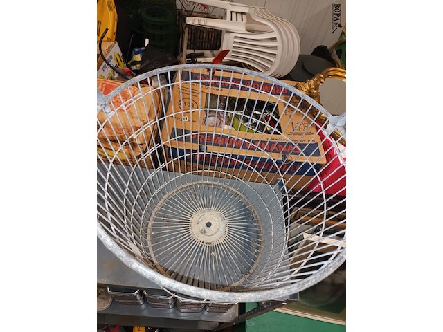 Lot 147 - metalen aardappelmand - afbeelding 3 van  3