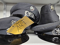 Lot 147 - portugal 3 kepies + 1 schuitje - afbeelding 1 van  5