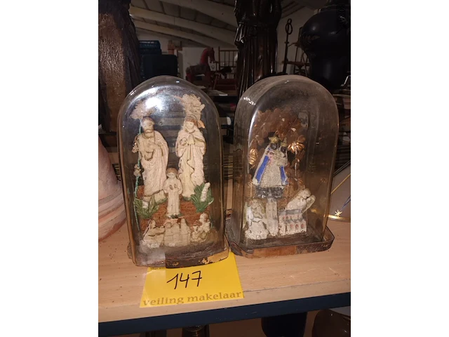 Lot 147 - religieuze stolpen. 2 stuks - afbeelding 1 van  3