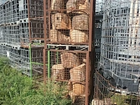 Lot 147 - stapelkooi roodbruin. 2 stuks - afbeelding 2 van  2