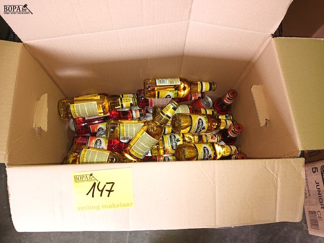Lot 147 - strongbow en red bull. ca. 45 stuks - afbeelding 1 van  3