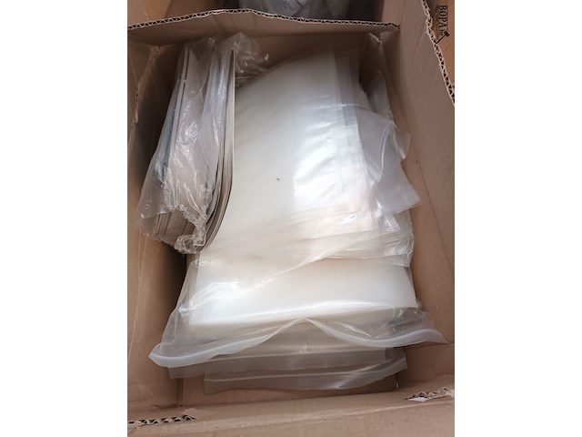 Lot 147 - tafeldekking en vacuümfolie - afbeelding 7 van  10