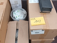 Lot 147 - tafeldekking en vacuümfolie - afbeelding 10 van  10