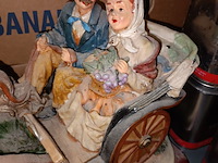 Lot 148 - biscuit beelden paard en koets. 2 stuks - afbeelding 4 van  7