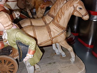 Lot 148 - biscuit beelden paard en koets. 2 stuks - afbeelding 7 van  7