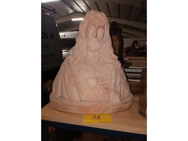 Lot 148 - christus bust in terracotta - afbeelding 1 van  4