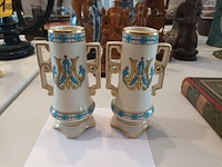 Lot 148 - koppel siervaasjes - afbeelding 1 van  4
