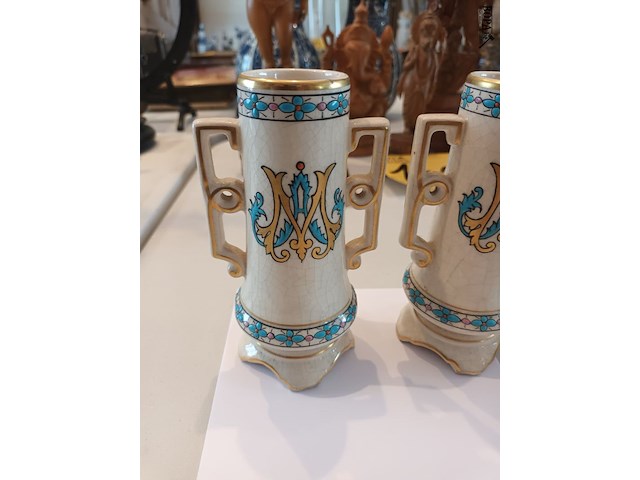 Lot 148 - koppel siervaasjes - afbeelding 3 van  4
