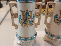 Lot 148 - koppel siervaasjes - afbeelding 3 van  4