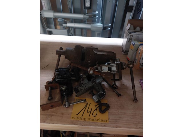Lot 148 - lot schroeven en klemmen, ong. 5 stuks - afbeelding 1 van  1