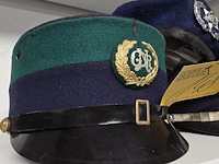 Lot 148 - portugal 2 kepies + 1 barette - afbeelding 2 van  4